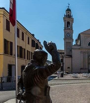 Crociera sulla Stradivari e serata danzante al Lido Po senza dimenticare Peppone