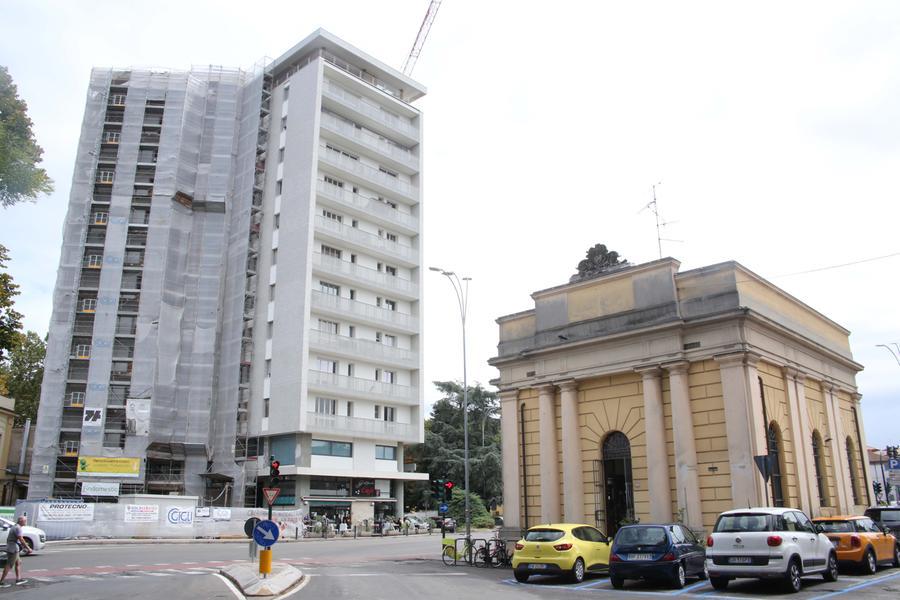 Il Grattacielo di Reggio Emilia torna a splendere