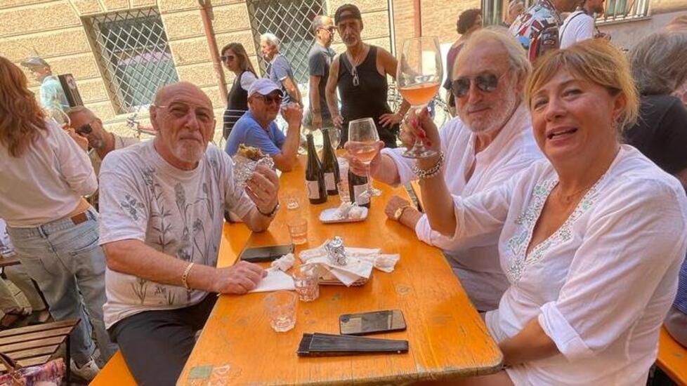 Modena. Il rito del cotechino di Ferragosto: che fila per la festa di via Albinelli