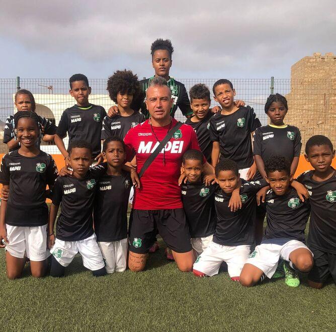 Pavullo. «Che emozione portare aiuti e insegnare calcio ai bimbi d’Africa» 