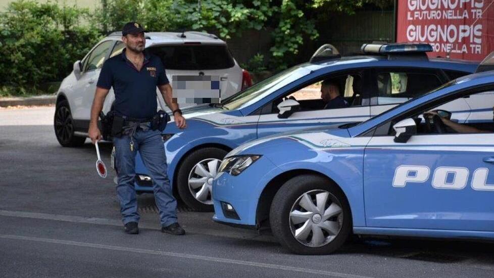 T-shirt E Polo Da Donna Dedicate Alle Forze Armate | Carabinieri Store - Foto 1