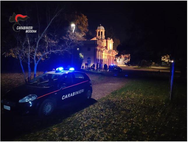 Modena, 21enne arrestato mentre spaccia hashish