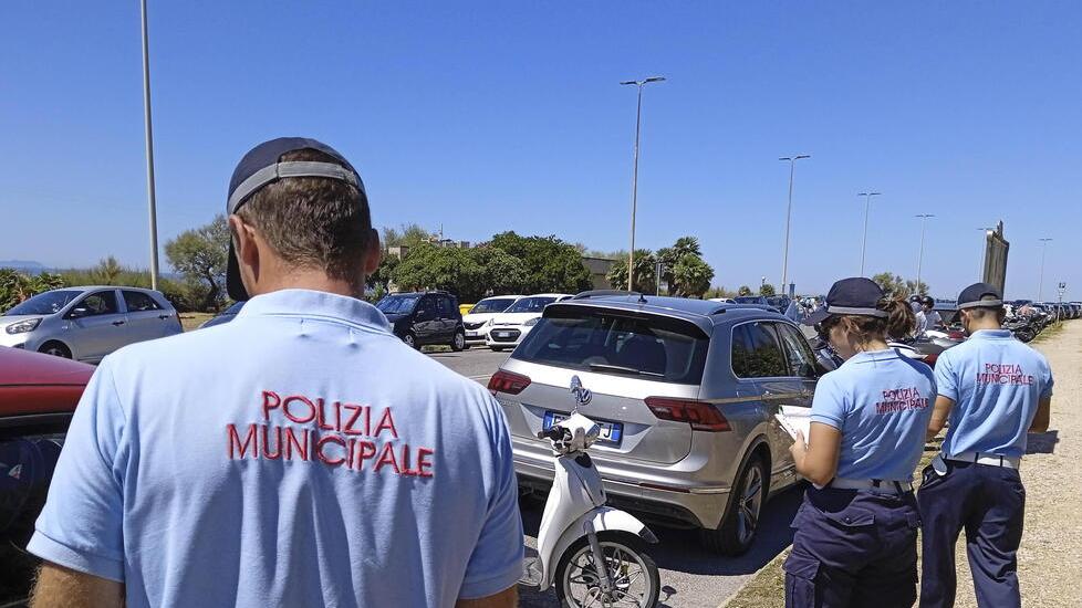 Piombino, evita il processo pagando dopo le offese a tre vigili<br>