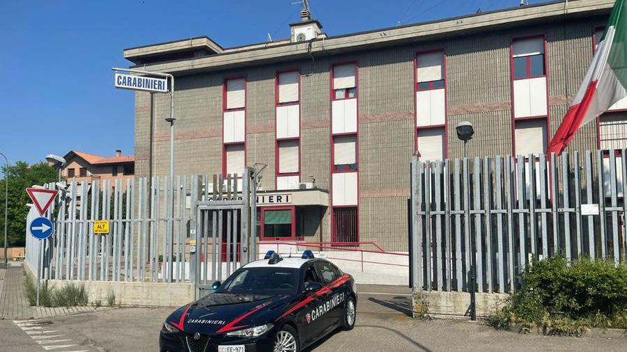 Sassuolo. Un passante le spruzza lo spray urticante, ma il fidanzato non vuole che l’ambulanza la porti in ospedale