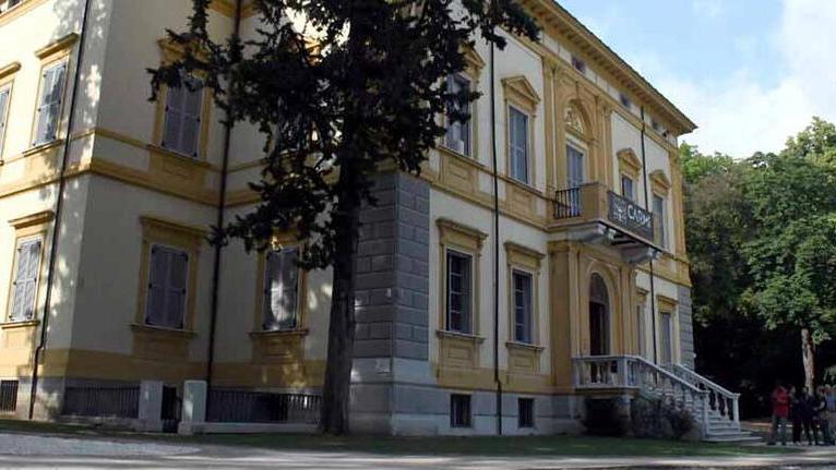 Carrara, a Ferragosto il centro sonnecchia ma mostre e ristoranti sono aperti