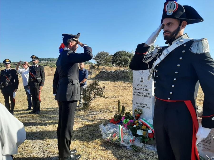 Strage di Chilivani, cerimonia per ricordare i due carabinieri uccisi dai banditi nella rapina al portavalori