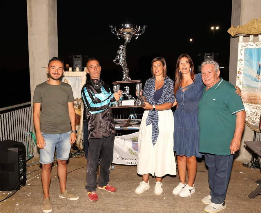
	La premiazione del vincitore Giuseppe Piccinnu

