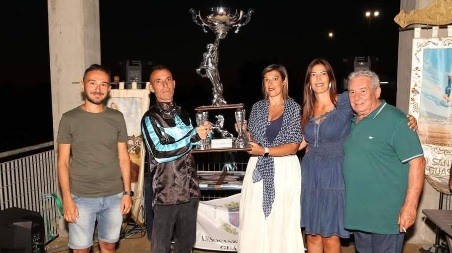 La premiazione del vincitore Giuseppe Piccinnu