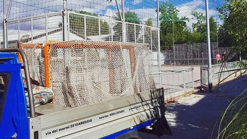 Circolo L’Ancora al Terminetto. Addio alla storica pista da hockey. Vi nascerà un campo da calcetto<br>
