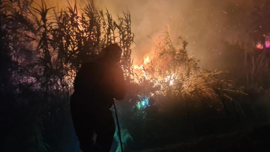 Appiccò due incendi a Cecina, denunciato un uomo di 74 anni
