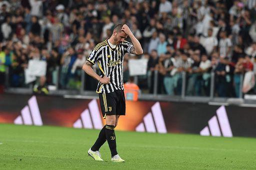 Bonucci, Assocalciatori chiede alla Juve la reintegra del calciatore. La società risponde stizzita