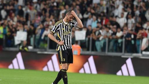 Bonucci, Assocalciatori chiede alla Juve la reintegra del calciatore. La società risponde stizzita