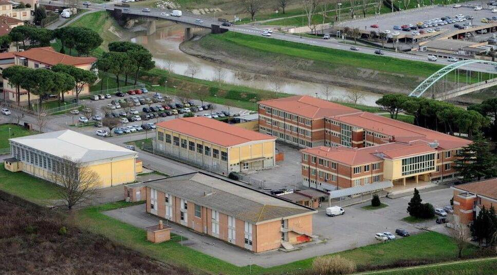 Pontedera, il Pnrr porta un tesoro di tecnologie: scatta il piano anti-ladri nelle scuole