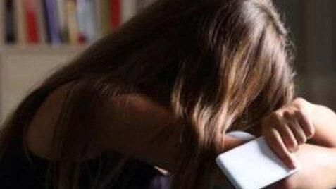 Ferrara, ricattata online con foto intime: due uomini finisco sotto indagine