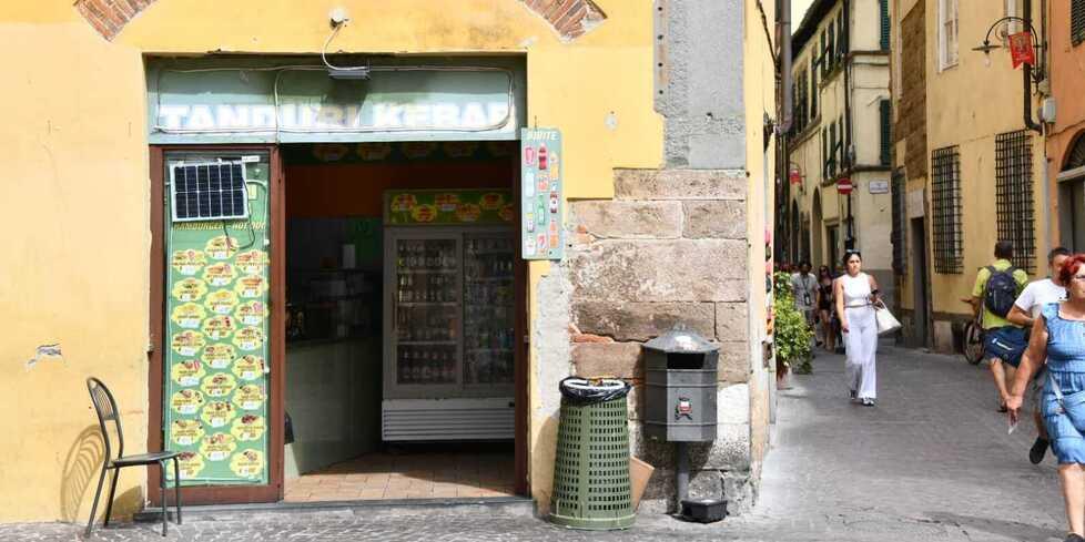 Lucca, rapina al kebab in via San Paolino: due giovani finiscono in manette
