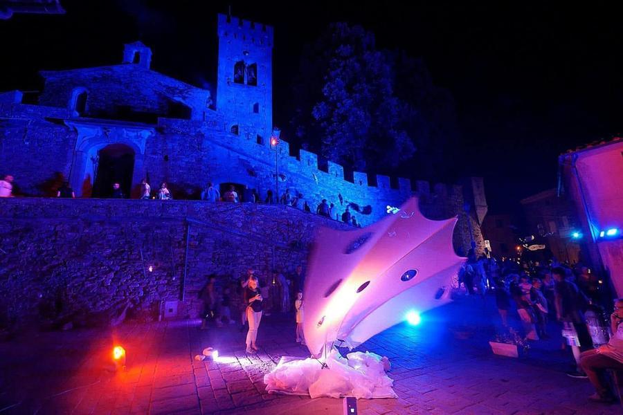 Teatro in strada e torna la magia