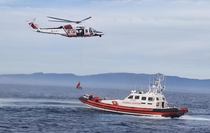 Malore in gommone nel golfo di Cagliari, muore una donna di 54 anni