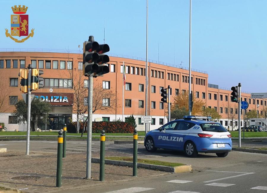 Modena, tenta la rapina: bloccato da tre ragazze