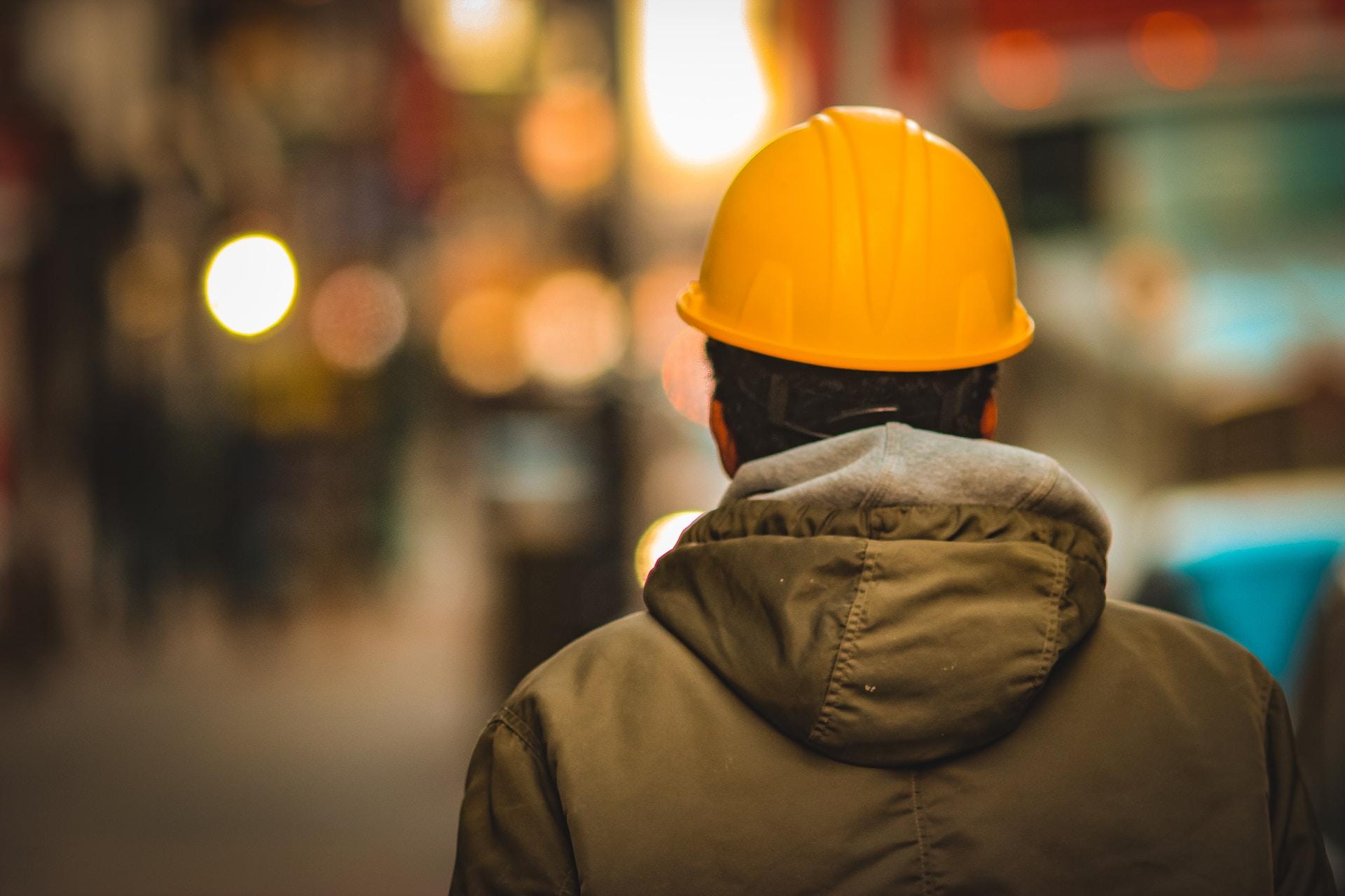 Diventi assoluta priorità il lavoratore 