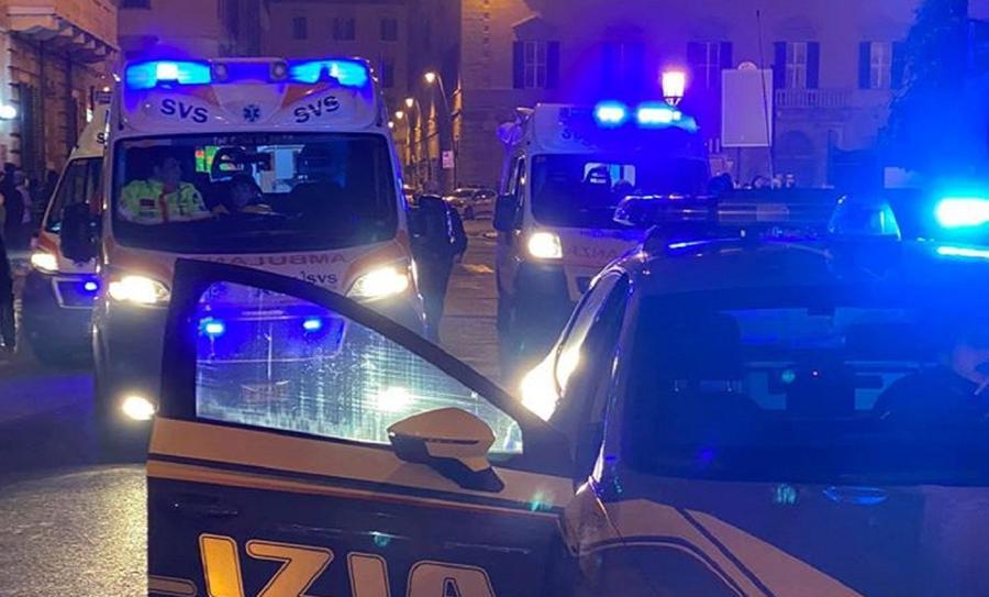 
	Due ambulanze della Svs con la polizia (foto d'archivio)

