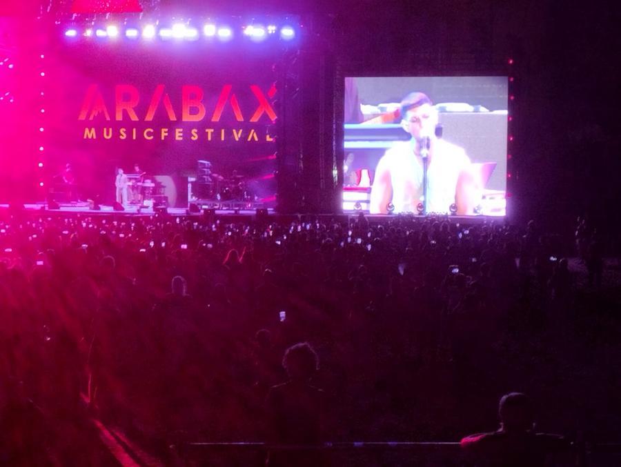 Arbatax, il rap di Mahmood fa ballare tutti