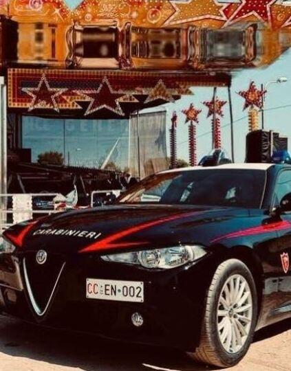 Sant’Agostino, cade dalla giostra: è grave