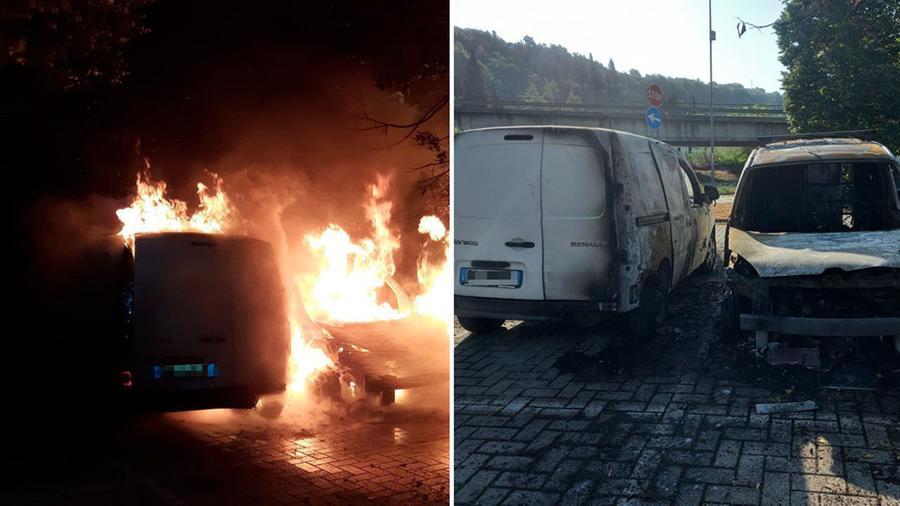 
	A sinistra l&rsquo;incendio che ha coinvolto i furgoni (Foto VV. FF.) A destra le carcasse delle auto

