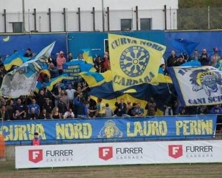I tifosi della Carrarese