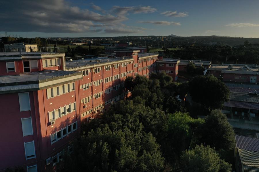 La storia, cent’anni fa il sì del re e nel 1927 la prima lezione