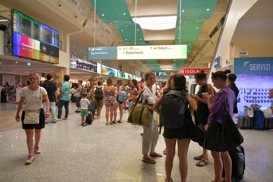 «Voli venduti con rincari del 70 per cento»