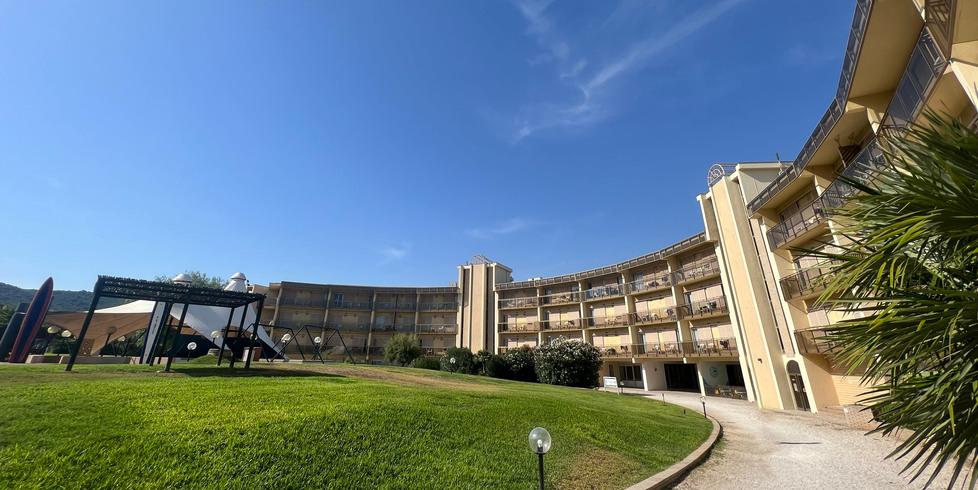 Alghero, l'hotel Baia di Conte ha un nuovo padrone 