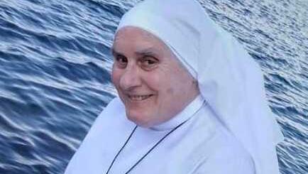 Muore suora dopo lo schianto in auto: «Ha dedicato la vita all’educazione»