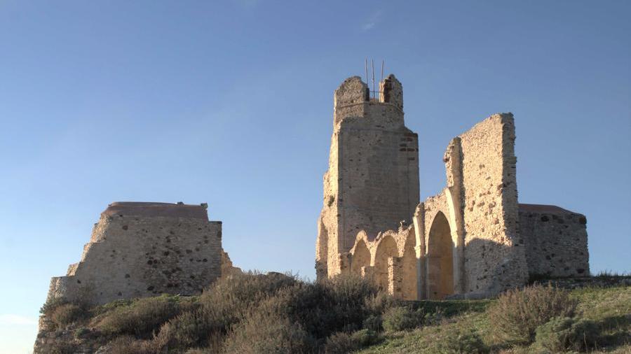 Rovine del castello di Chiaramonti sul colle di San Matteo