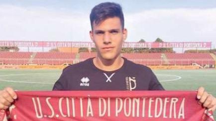 La prima foto in maglia granata dell’attaccante Gabriele Selleri