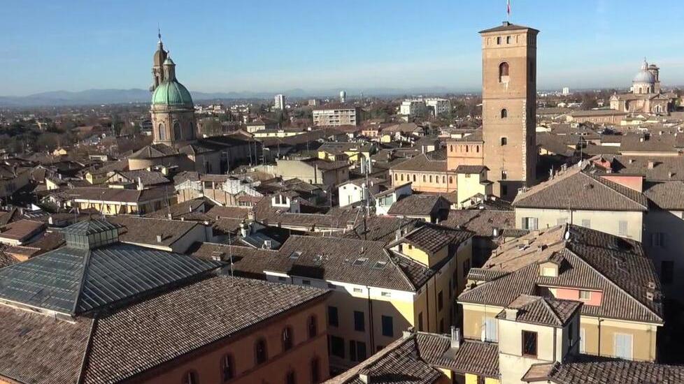La gaffe dell’intelligenza artificiale «Reggio è la città natale di Pascoli»