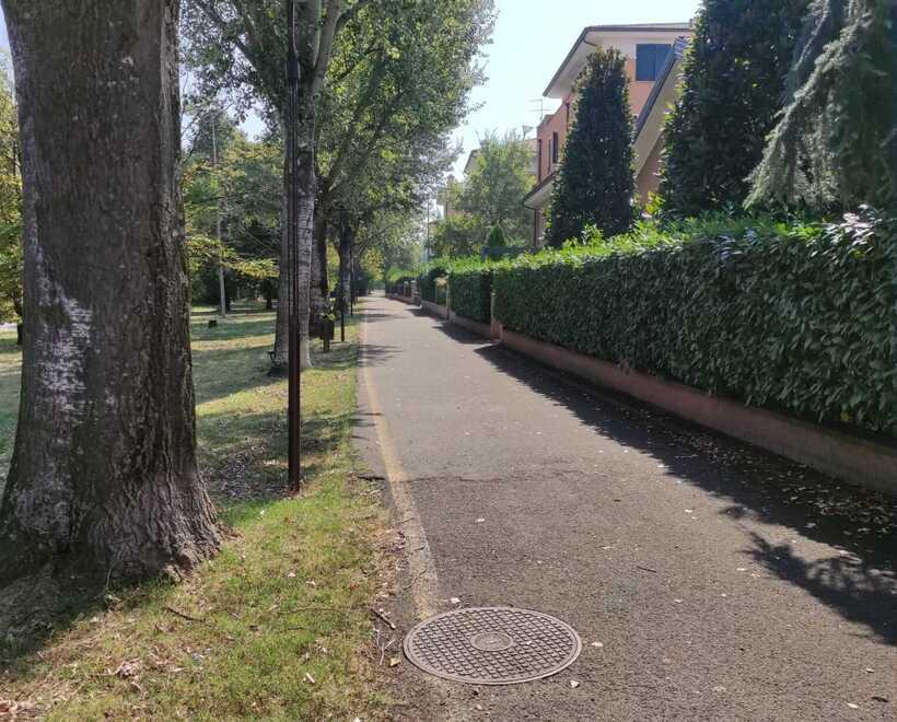 Formigine, ladri incappucciati in cortile: esce di casa e li mette in fuga<br>
