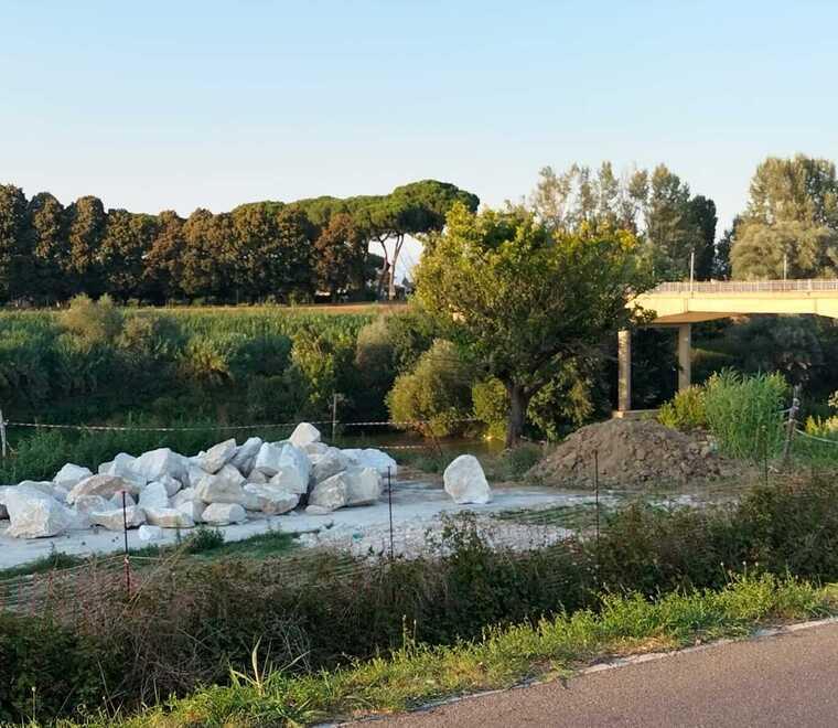 ll cantiere sull’argine dell’Arno a San Donato