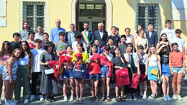 Certaldo festeggia il gemellaggio col Giappone e in paese arrivano 16 ragazzi di Kanramachi