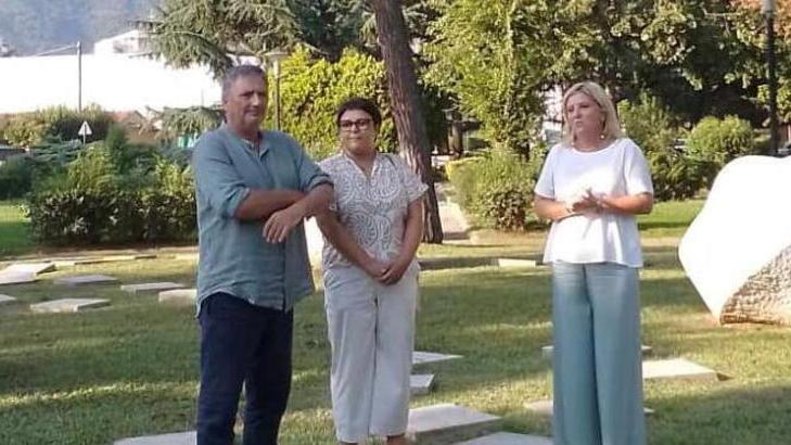Un momento della cerimonia al Parco La Malfa di Avenza