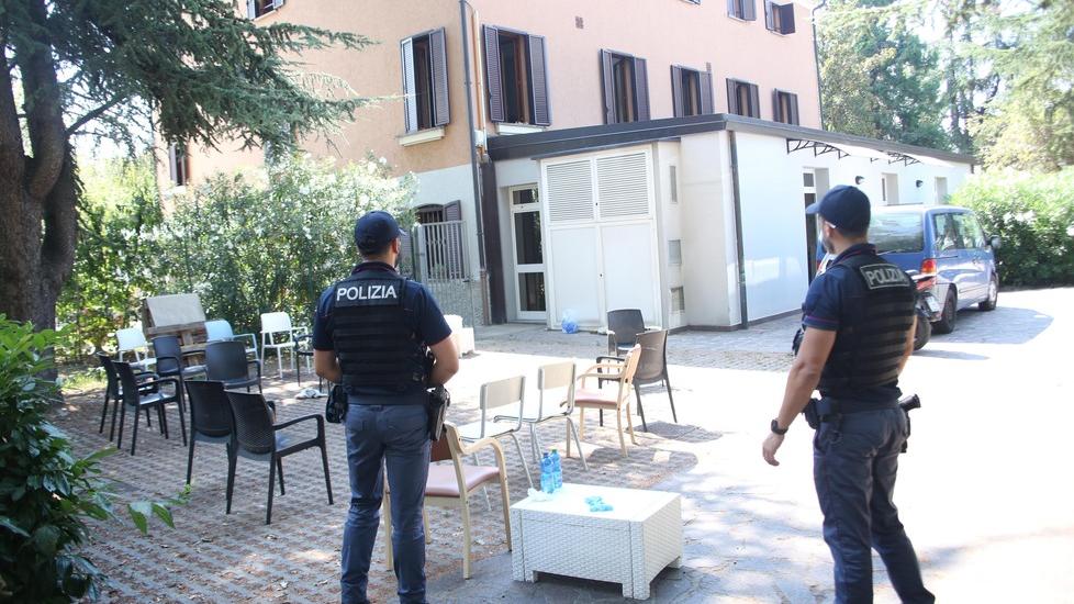 Scatena un incendio in una stanza del centro La Ginestra