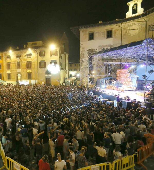 Pisa, concerti e comicità di scena in piazza dei Cavalieri<br>
