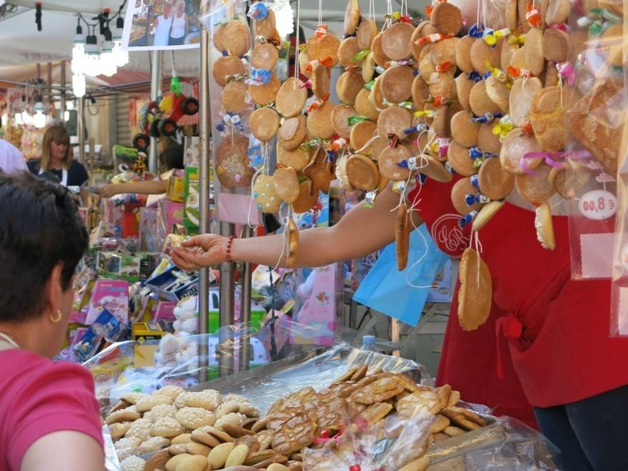 Torna la festa di San Bartolomeo  con pippi, dolci e  benedizione dei fedeli