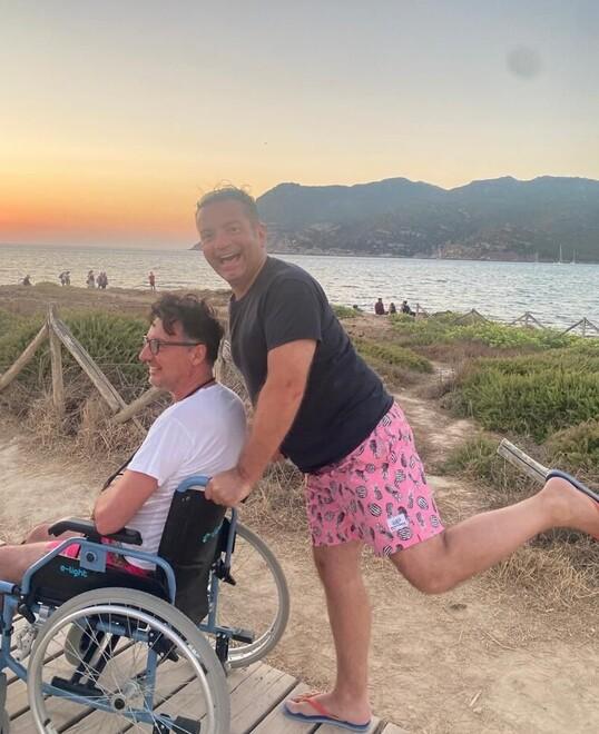 Reggio si mobilita per Simone che deve curarsi negli Stati Uniti