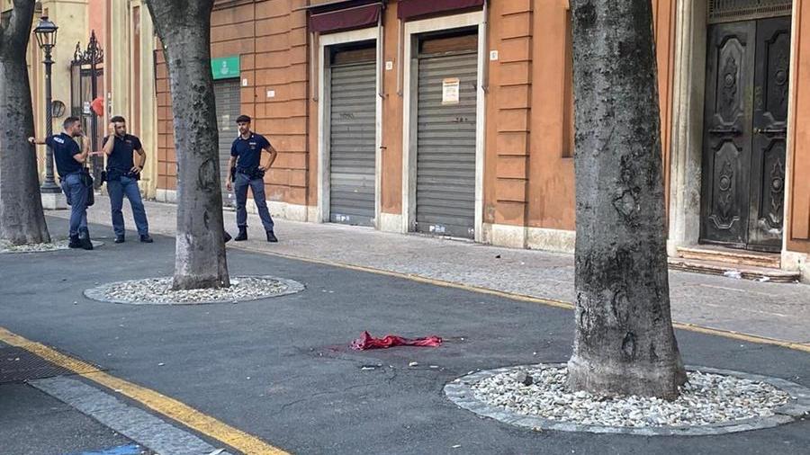 Modena, omicidio in corso Vittorio Emanuele: arrestati 2 nigeriani, incastrati dalle telecamere. Sequestrata l’arma del delitto