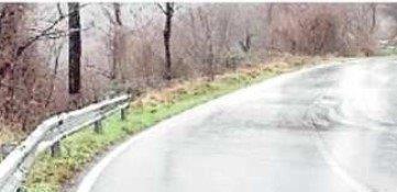 Il guard rail mancante sul luogo dell’incidente mortale