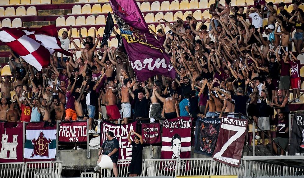 La tifoseria Amaranto