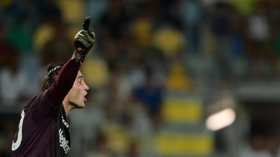 Serie A, il portiere del Frosinone Turati squalificato per una bestemmia