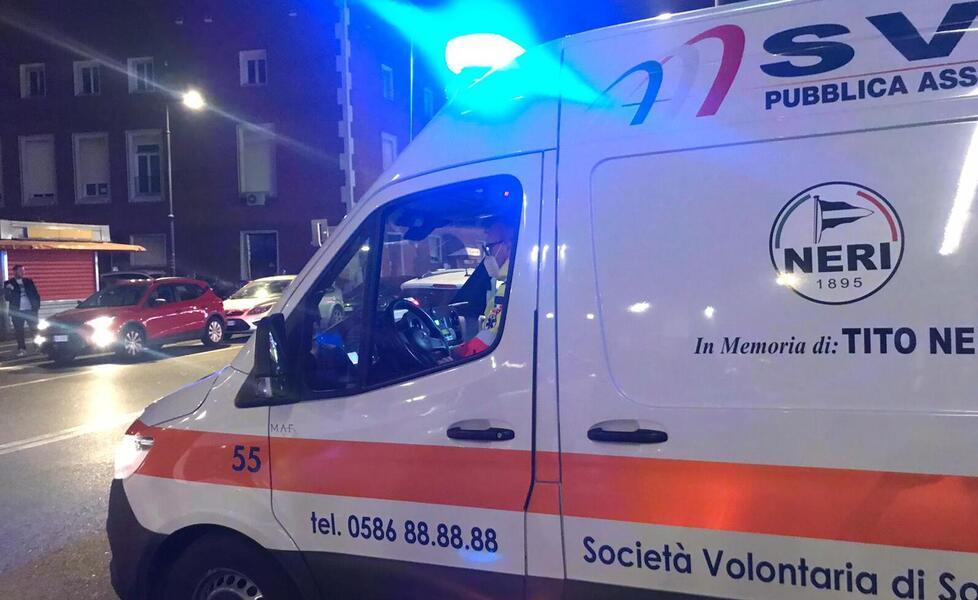 Livorno, trovato a terra con una ferita alla testa: grave un uomo<br>
