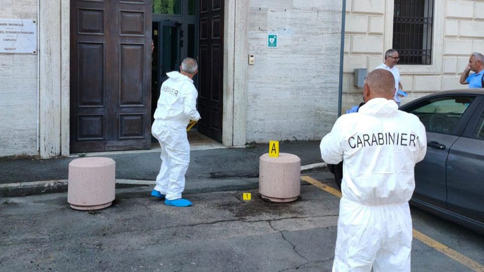 Grosseto, accoltellato sulle Mura: identificato l’aggressore, si cerca il suo compagno