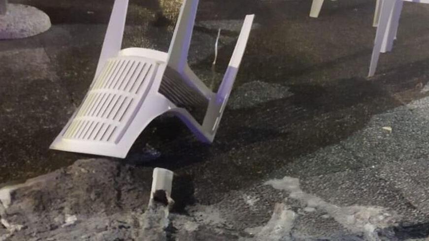 Formigine, incendiano le sedie del locale
